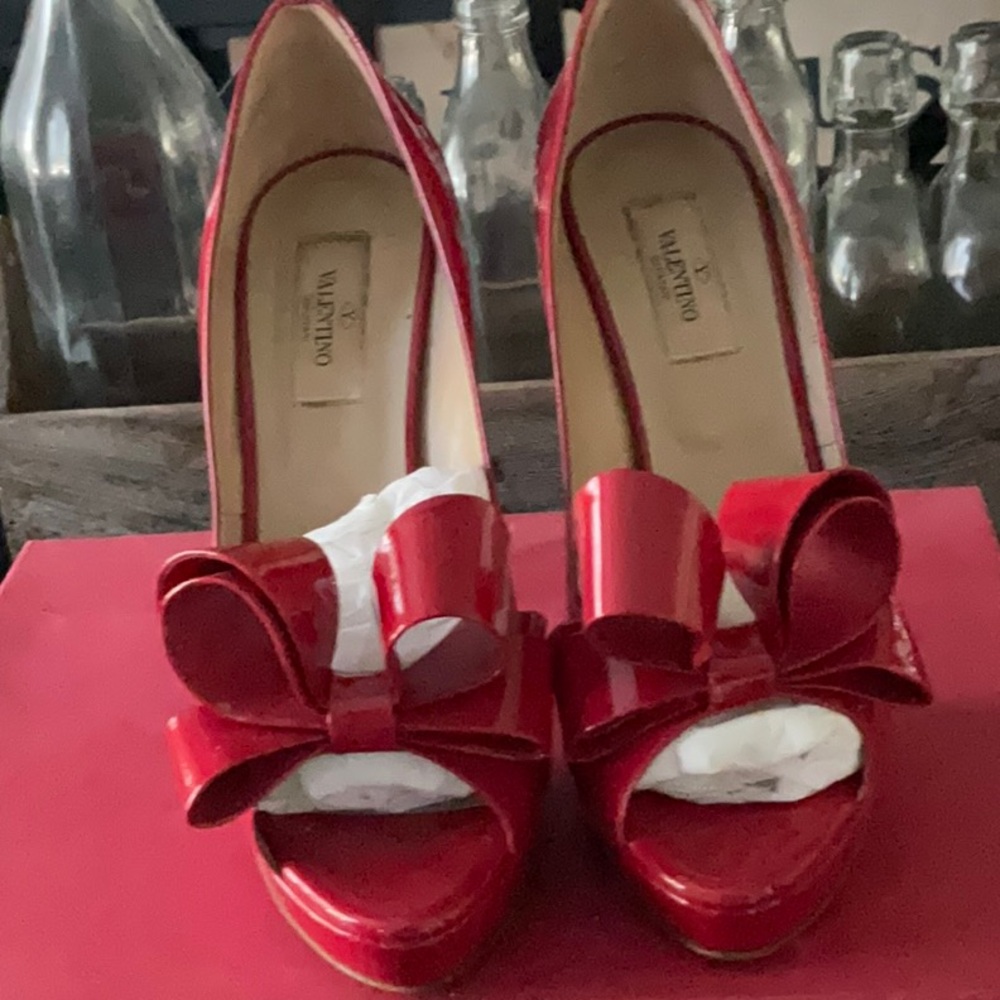 Authentic Valentino - Picture 2 of 6